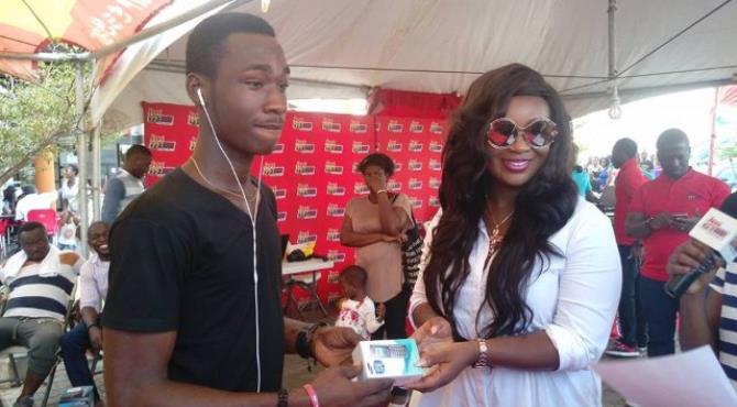 Photos: Patrons thrilled at the 2016 'Joy FM at the mall' event