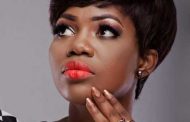 Angry Fan Throws An Egg At Mzbel During Her Performance In Belgium