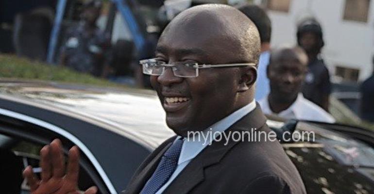 Bawumia at passport office as officer faces disciplinary action for extortion