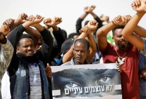 Hundreds of African migrants protest Israel detentions