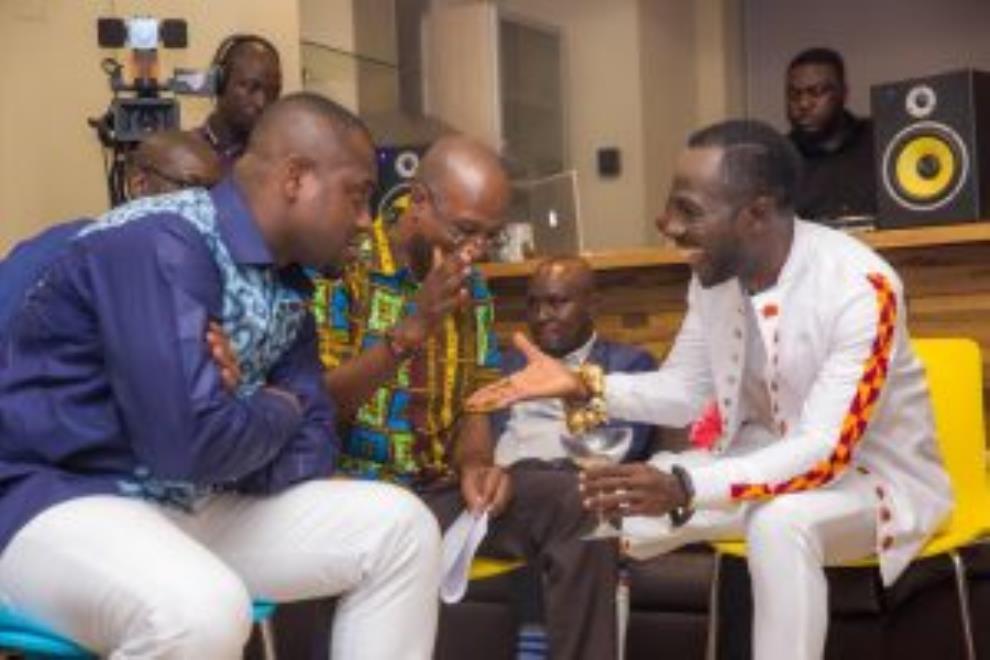 Photos: Okyeame Kwame Holds 