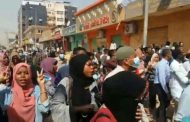 Sudan police break up palace march but new demos spark